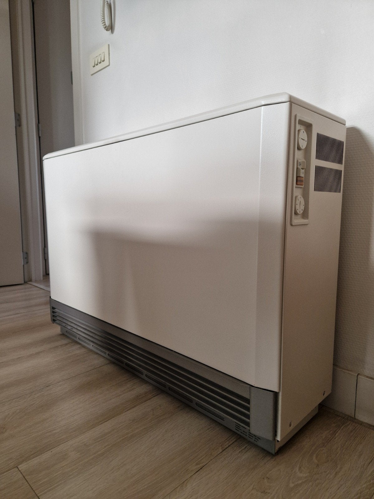Chauffage par accumulation 5 kW/40 kWh, 800 watts ou plus, Enlèvement, Utilisé, Radiateur