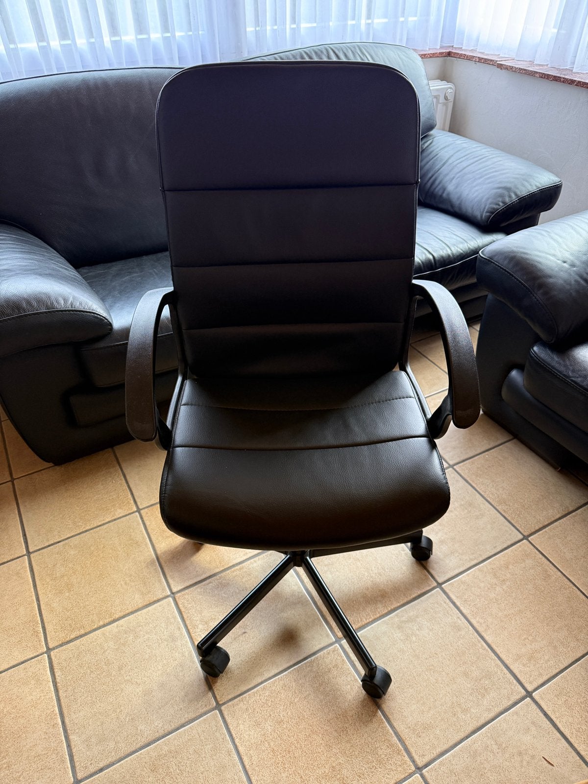 Chaise de bureau imitation cuir noir, Enlèvement, Comme neuf, Noir, Chaise de bureau