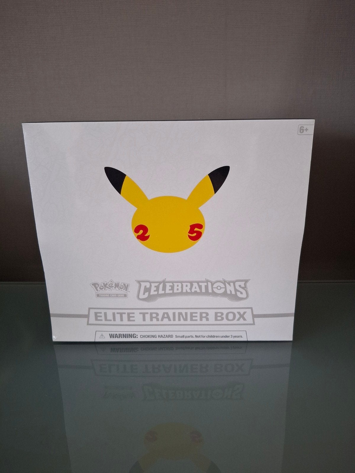elite trainer box 25 jaar pokémon, Hobby en Vrije tijd, Ophalen of Verzenden