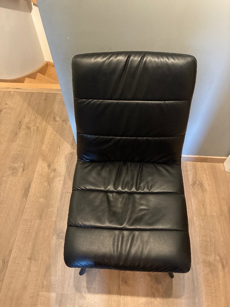 2 zwarte lederen stoelen, Huis en Inrichting, Stoelen, Ophalen, Zo goed als nieuw, Zwart, Leer