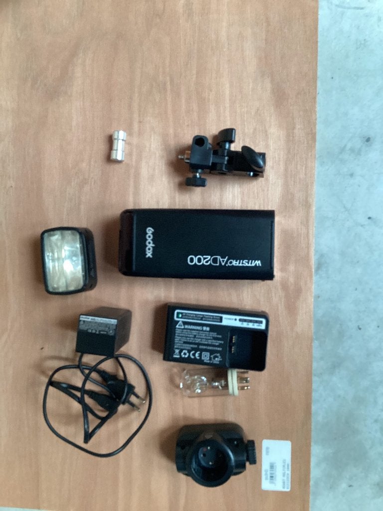Godox AD 200 flash / strobeavec accessoires, TV, Hi-fi & Vidéo, Photo | Flash, Enlèvement ou Envoi, Utilisé, Autres marques