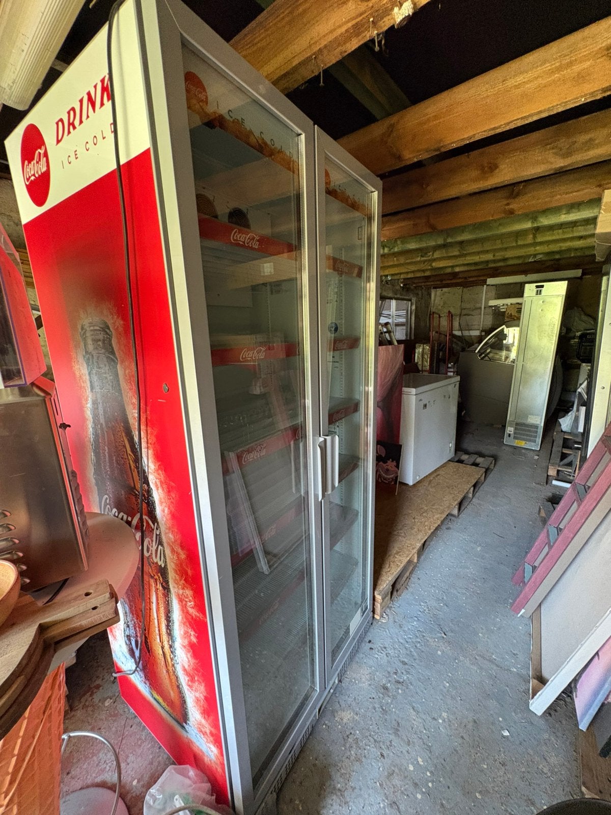 Grand frigo double porte Coca-Cola, Elektronische apparatuur, Koelkasten en IJskasten, Zo goed als nieuw, Zonder vriesvak, 100 tot 150 liter
