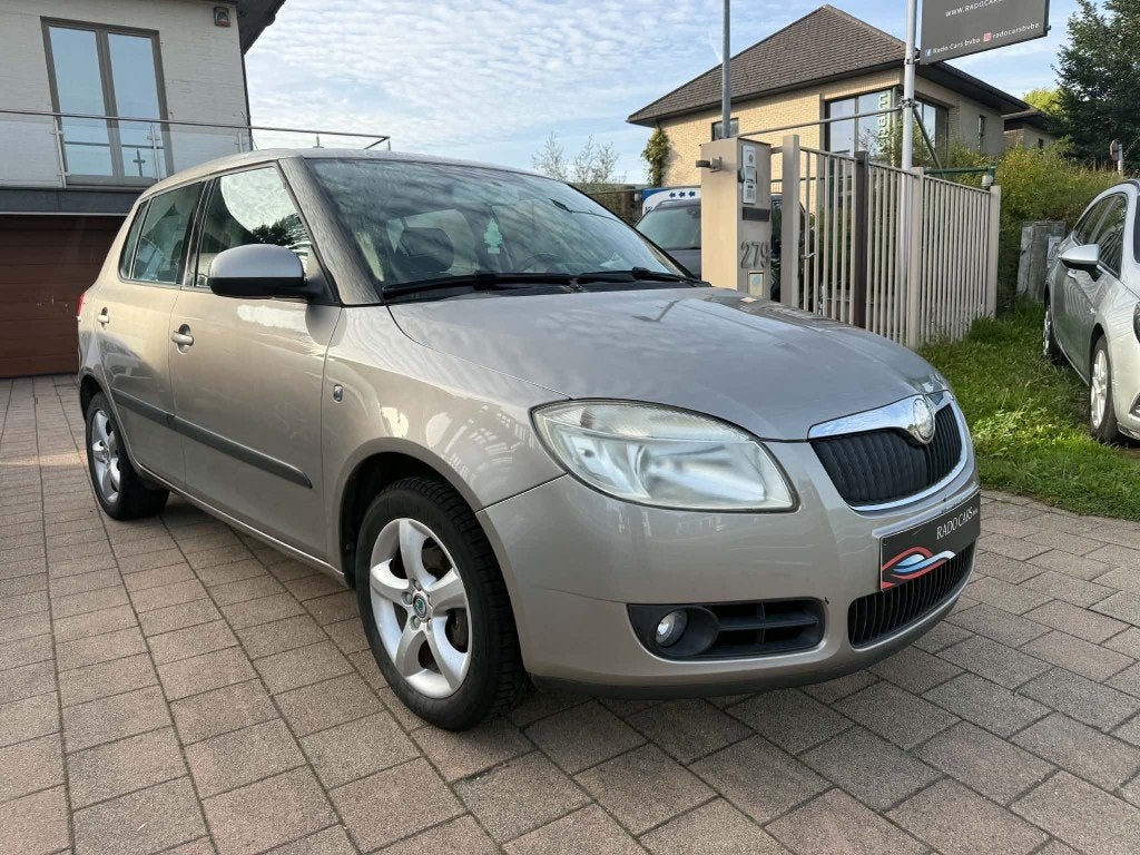 Skoda Fabia 1.2 benzine met 79000 km, Auto's, 140 g/km, Bedrijf, Zilver of Grijs, Stadsauto