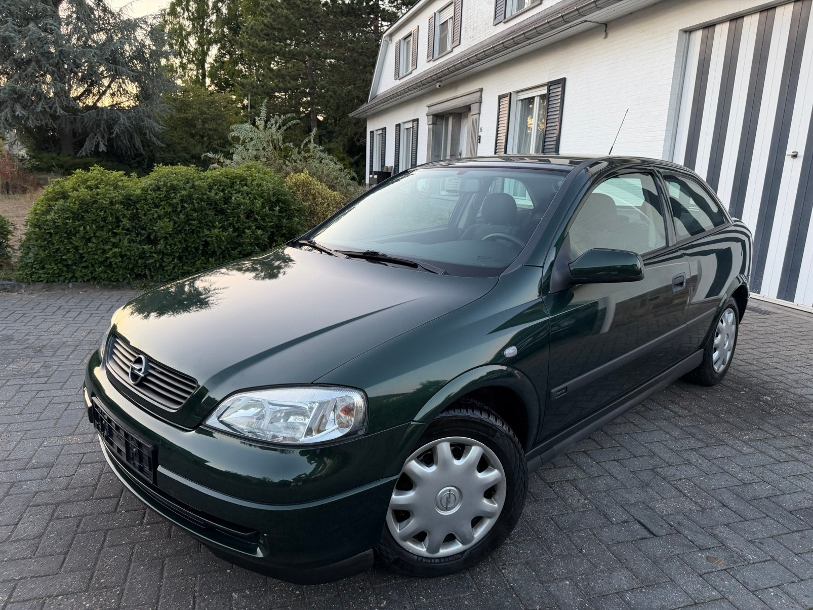 Opel Astra - Automaat - Groot Onderhoud - Nieuwstaat!, Auto's, Automaat, Stof, Zwart, 4 cilinders