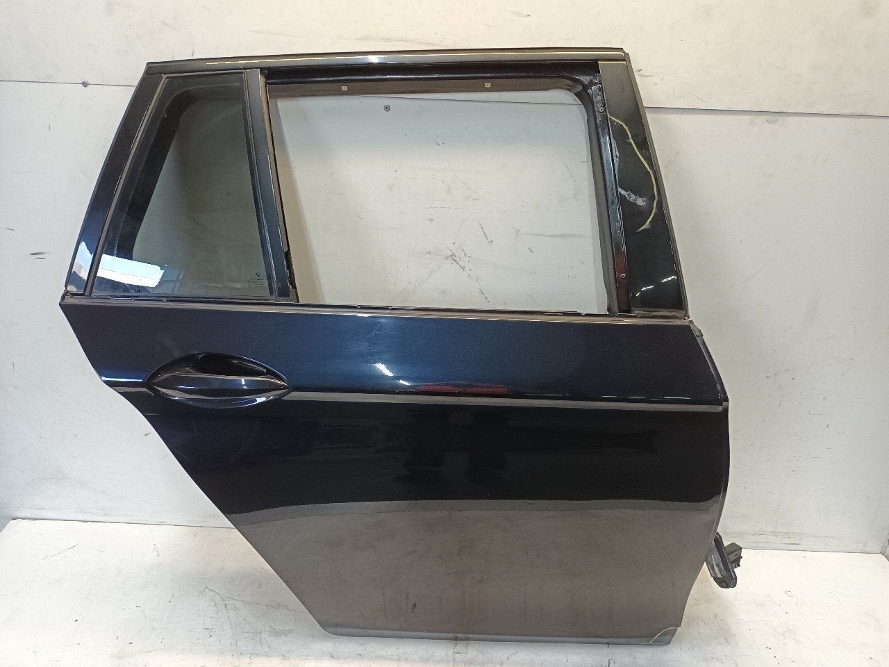 Portier rechts achter BMW 5 serie, Onderdelen@venauto.nl, Van der Ven Autorecycling B.V., Gebruikt, Ettenseweg 76, 4706 PB Roosendaal, The Netherlands