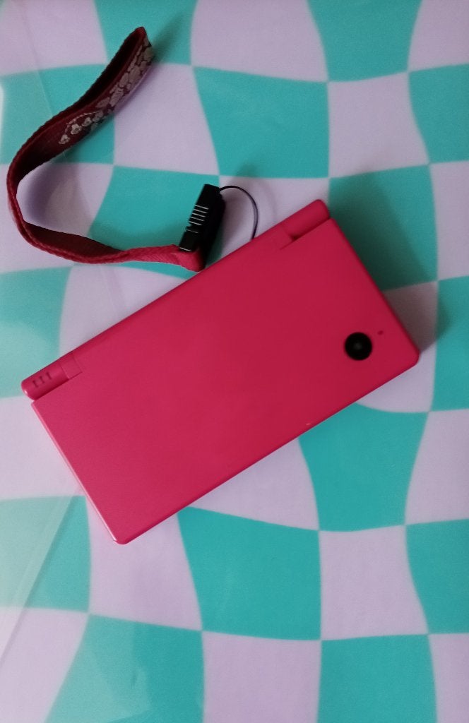 Dsi Nintendo console, Games en Spelcomputers, Spelcomputers | Nintendo DS, Ophalen, Gebruikt, Roze, Dsi
