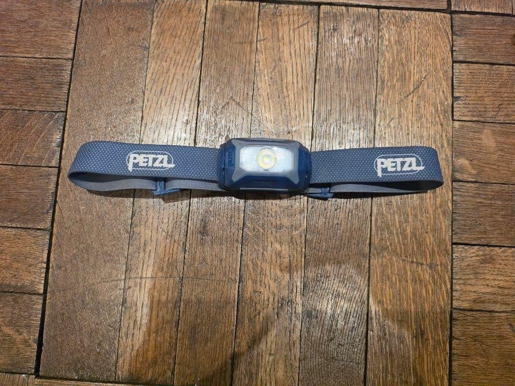 Lampe frontale - Petzl + accu, Enlèvement ou Envoi, Comme neuf, Accumulateur