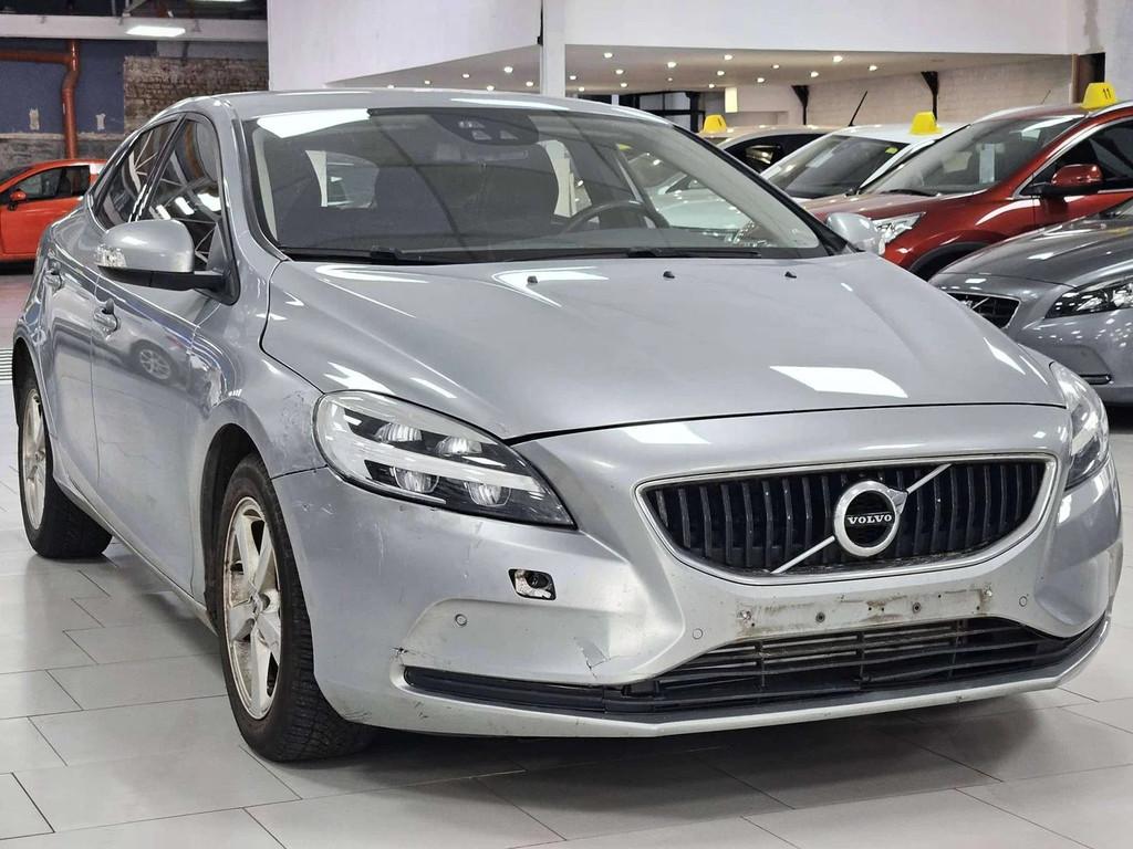 Volvo V40 2.0 D2 ( POUR MARCHAND OU EXPORT ), Autos, Volvo, Argent ou Gris, Achat, Euro 6, Entreprise
