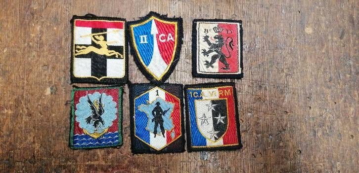 Lot insignes militaire divers, Envoi, Autres, Emblème ou Badge