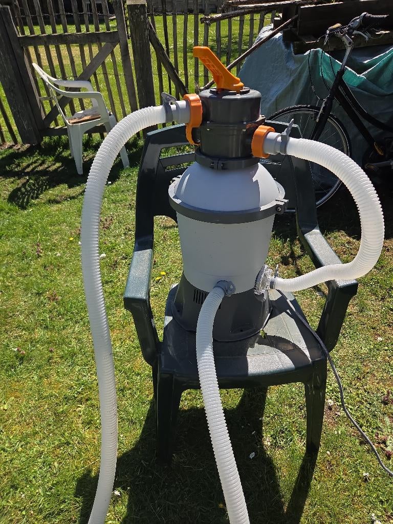 Zandfilterpomp bestway flowclear+slangen(werkend te zien), Tuin en Terras, Zwembad-toebehoren, Ophalen, Zo goed als nieuw, Zwembadpomp