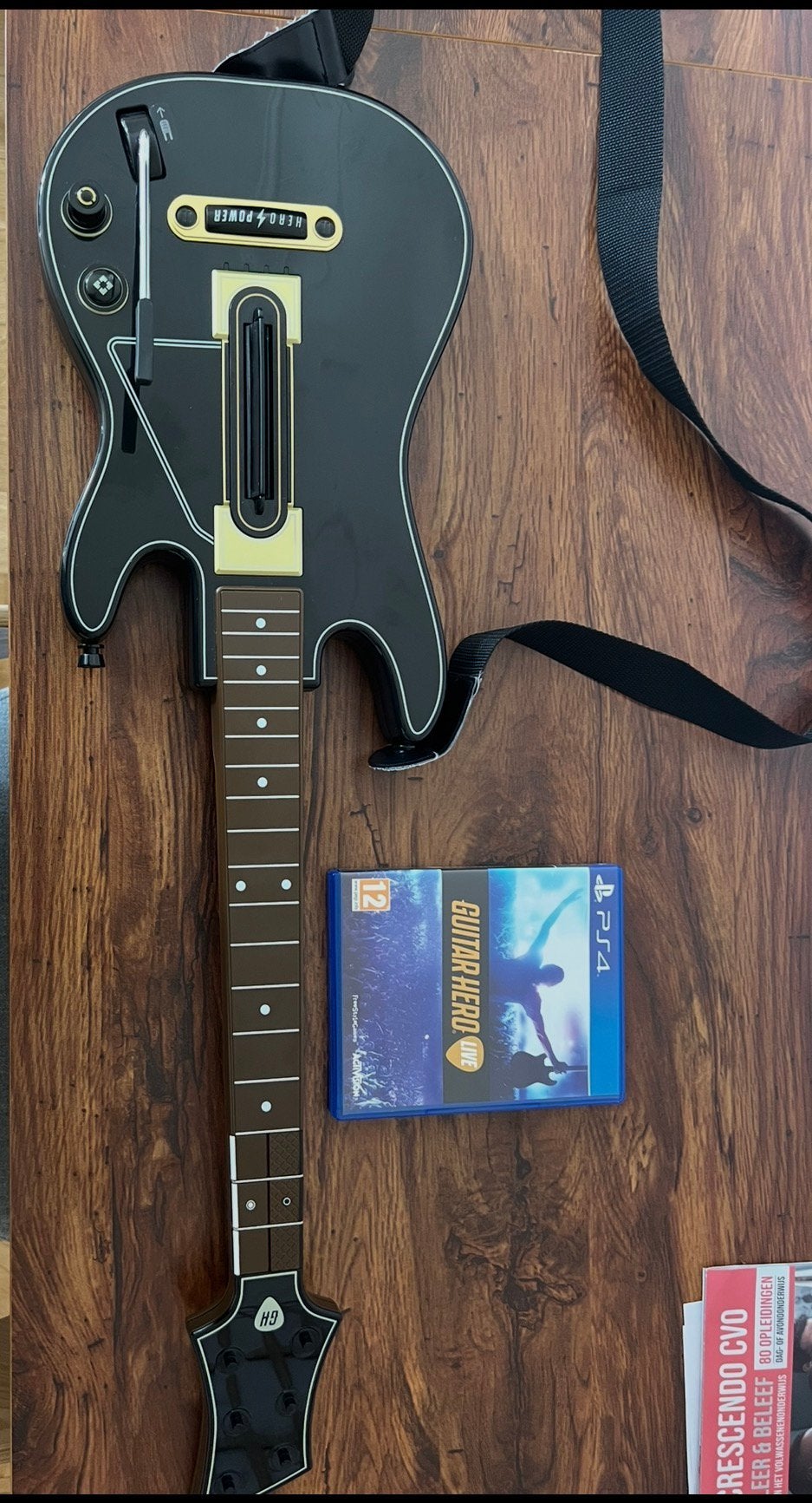 Guitar Hero Live — PS4 + Guitare | Jouable sur PS5, Enlèvement ou Envoi, Comme neuf