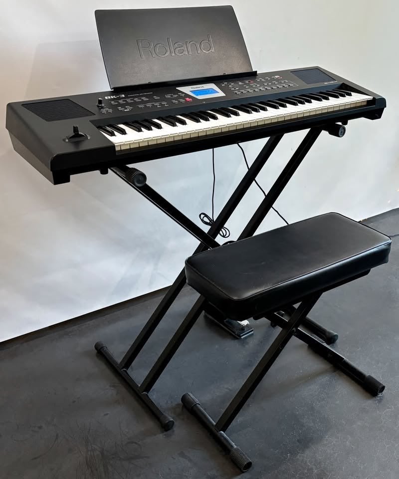 Roland BK-3 Backing Keyboard + statief, kruk en pedaal, Muziek en Instrumenten, Keyboards, Ophalen, Roland, Overige aantallen
