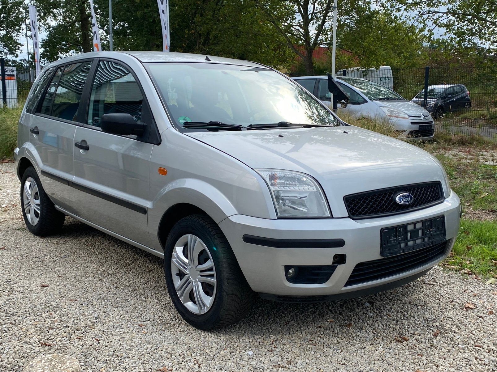 Ford fusion benzine met keuring verkoop garantie, Auto's, Ford, Voorwielaandrijving, 4 deurs, Stof, Zwart