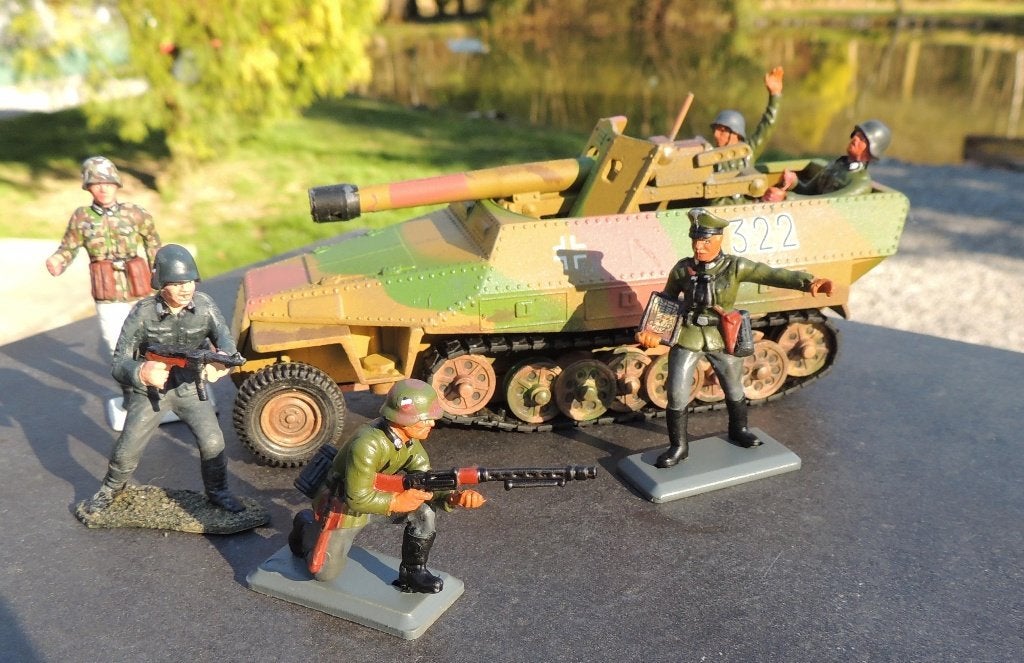 Sd.Kfz. 251 Dinky Toys + 3x Britains, 3x Starlux, Verzenden, Nieuw, 1:32 tot 1:50, Tank