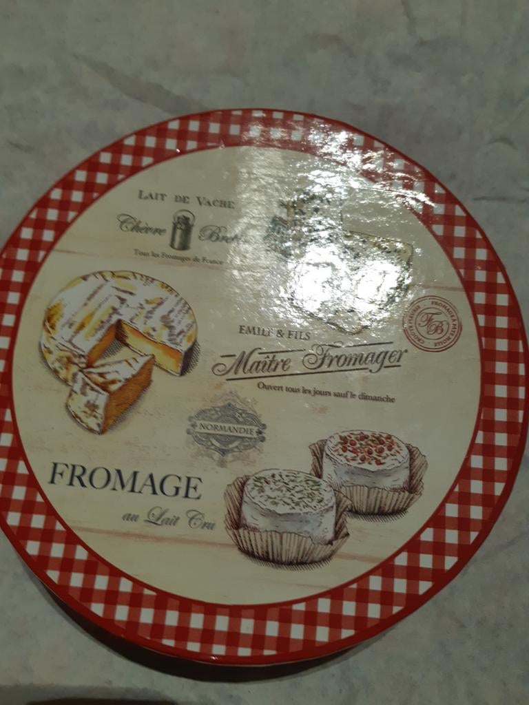 4  mooie kaasbordjes in doos van EMILE&FILS, Nieuw, Ophalen of Verzenden, Bord(en), Overige stijlen