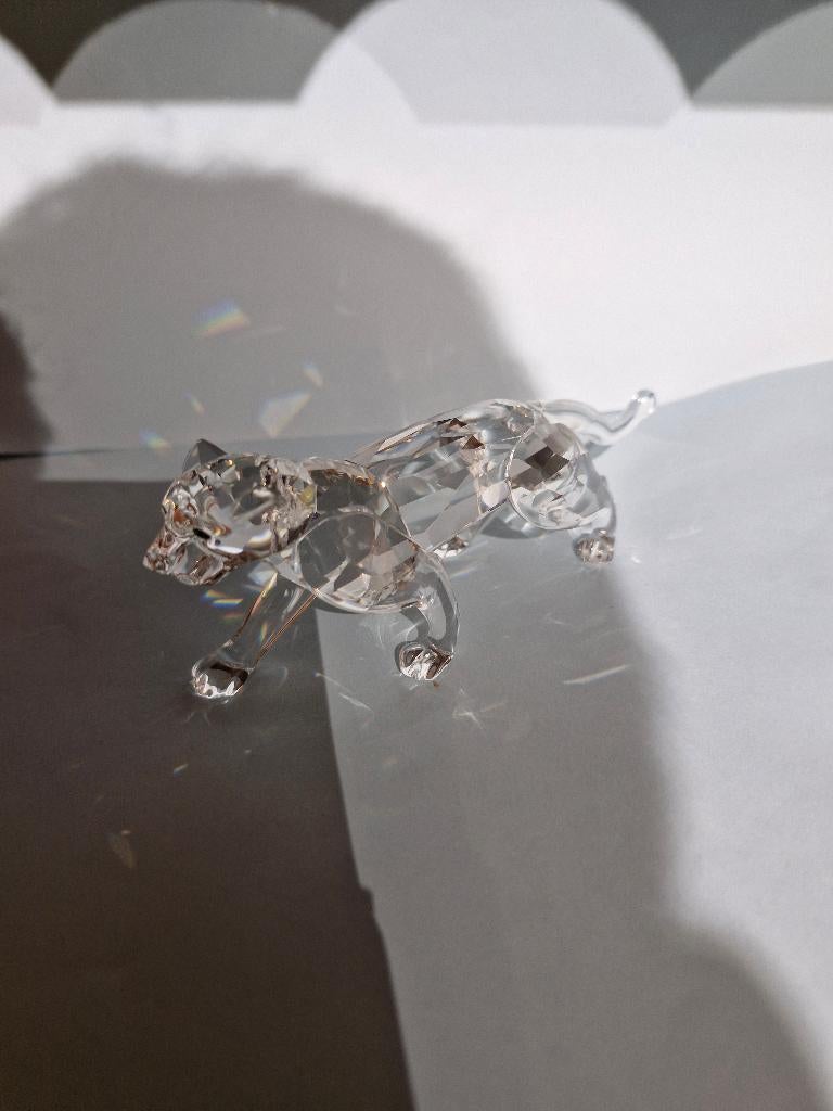Swarovski jachtluipaard sluipend, Ophalen of Verzenden, Zo goed als nieuw, Figuurtje