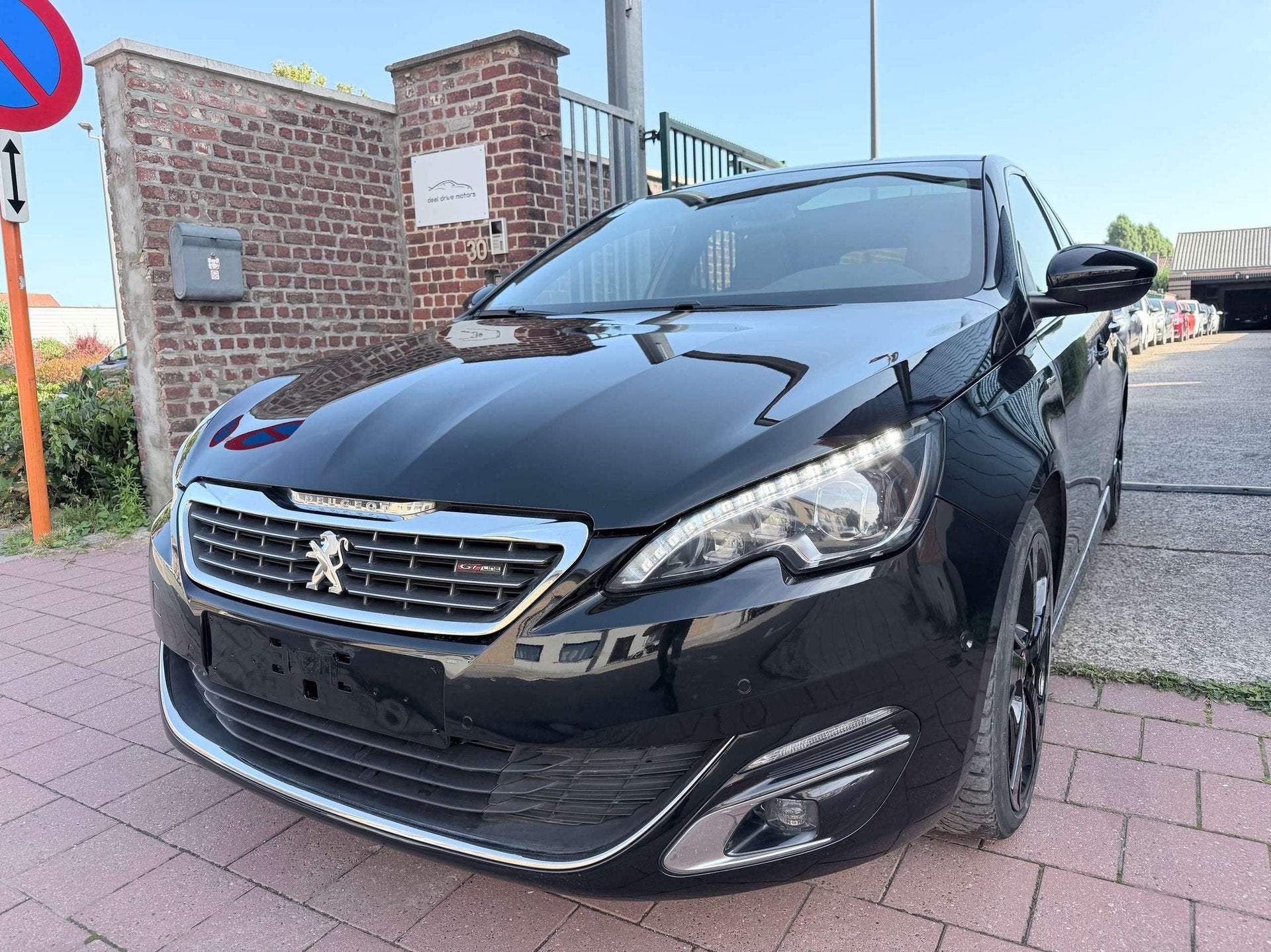Peugeot 308 1.2 I GT Line | CAMERA | CRUISE | NAVI | LEDER, Auto's, Peugeot, Dealer onderhouden, Gebruikt, 1199 cc, 5 deurs