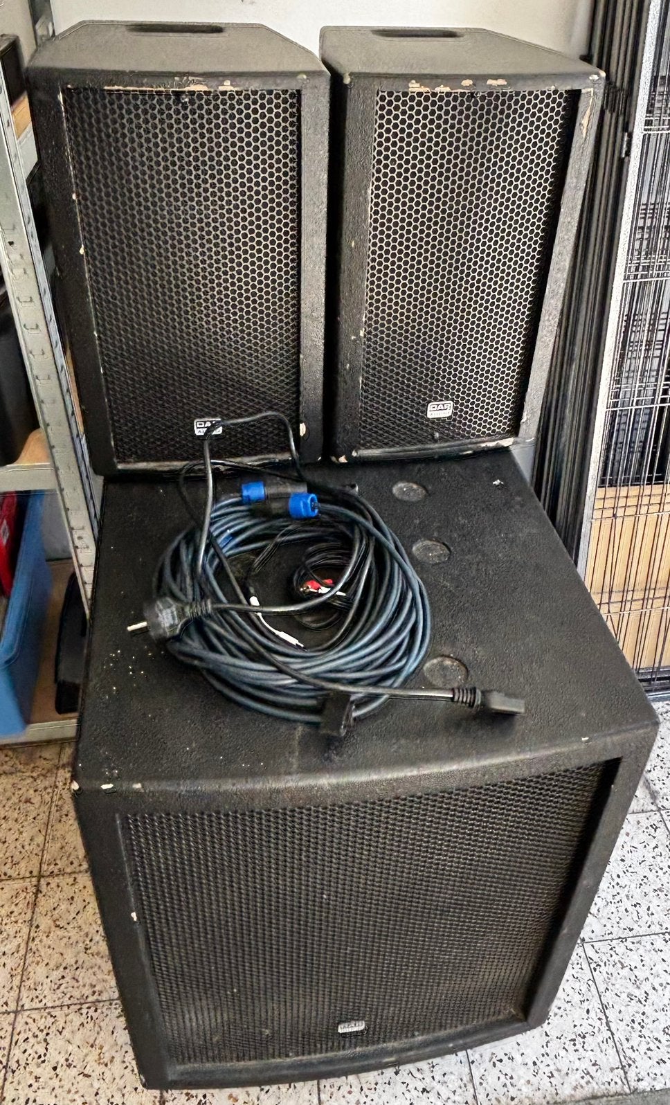 LOT DJ : 4 lyres, 2 flycases doubles, caisson, enceintes, Enlèvement, Utilisé, Autres types