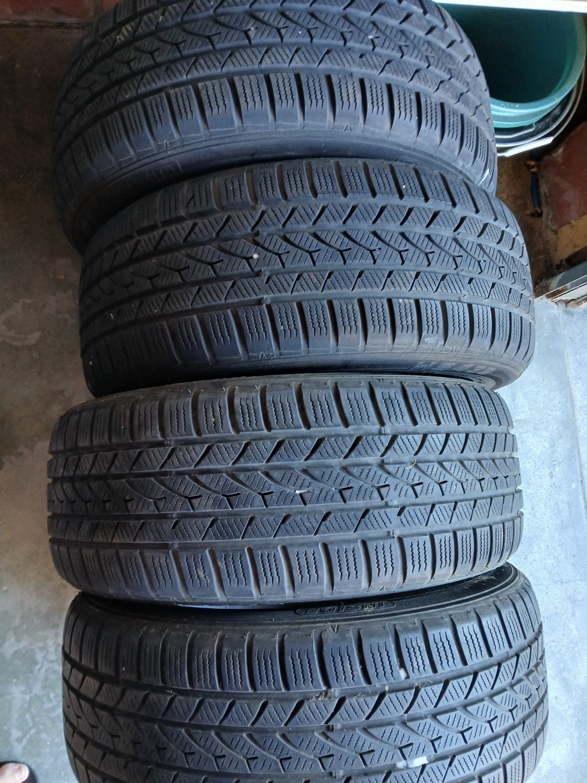 4 pneus d'hiver Falken 205/55R16, Autos : Pièces & Accessoires, Pneus hiver, 16 pouces, Véhicule de tourisme, 205 mm