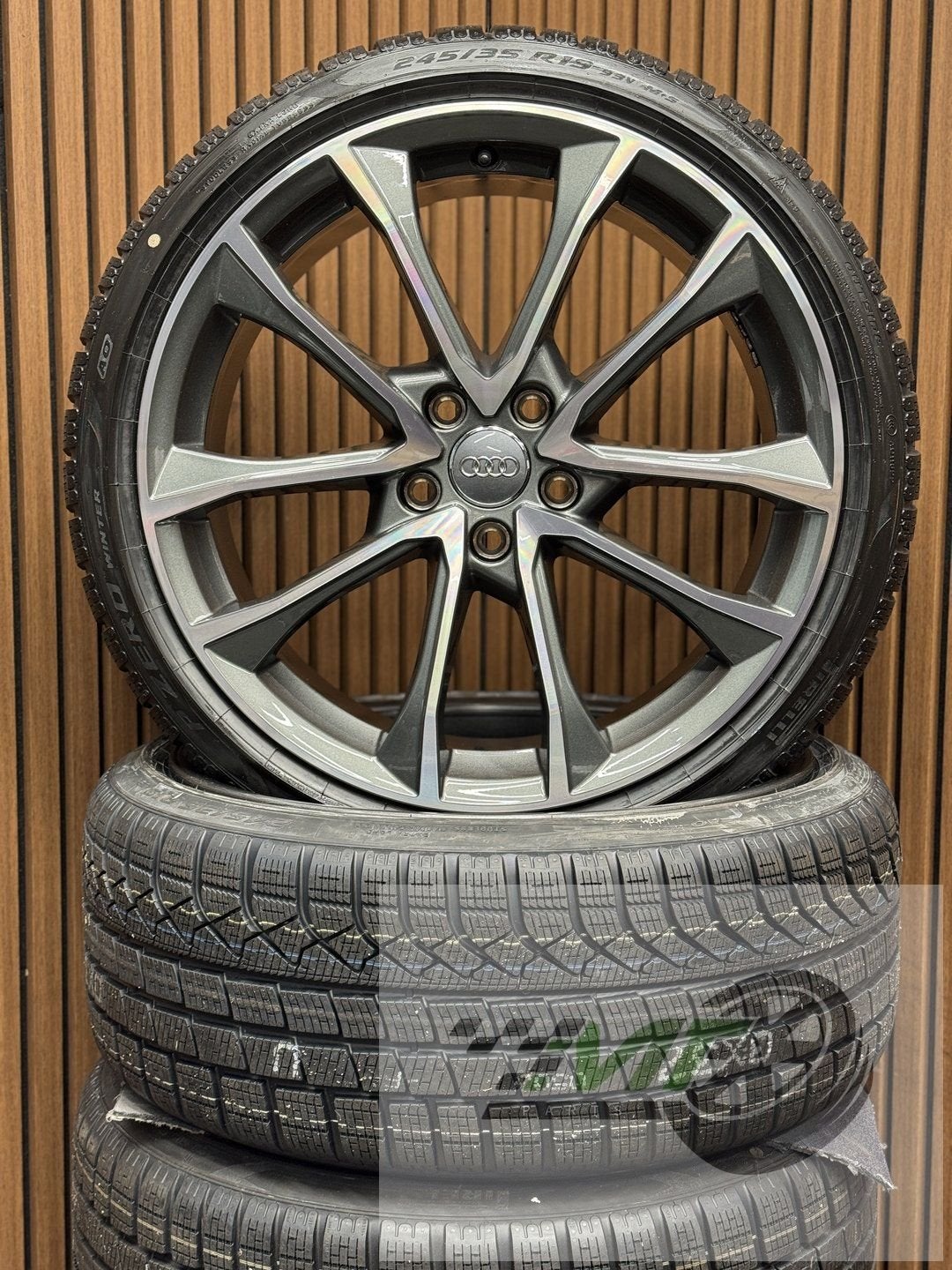 ️19" AUDI S4 A4 B9 B8 Competition WINTER 245 35 BTW NEW OEM, Auto-onderdelen, Banden en Velgen, 19 inch, 245 mm, -, -