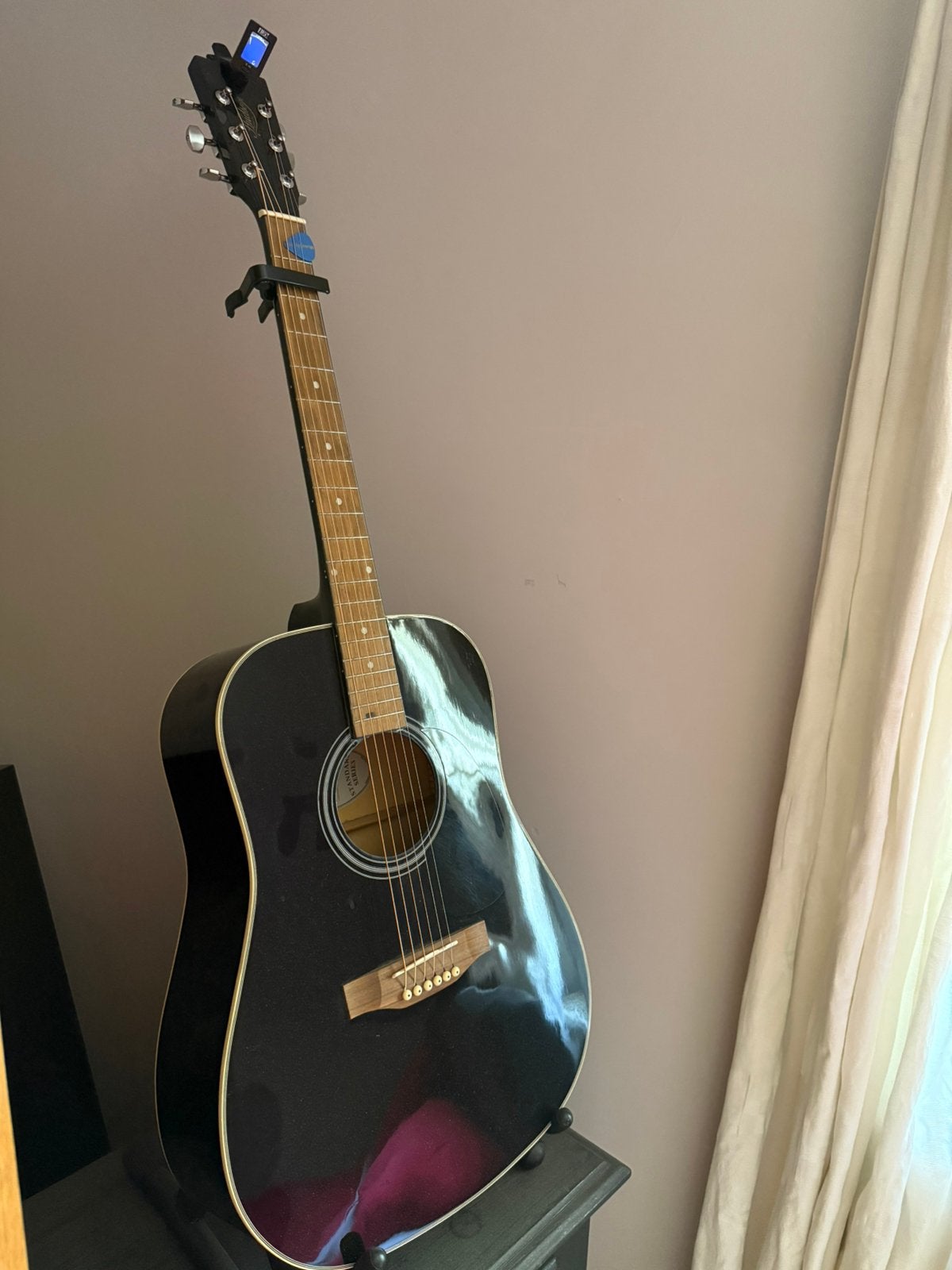 Gitaar zwart, Ophalen, Zo goed als nieuw