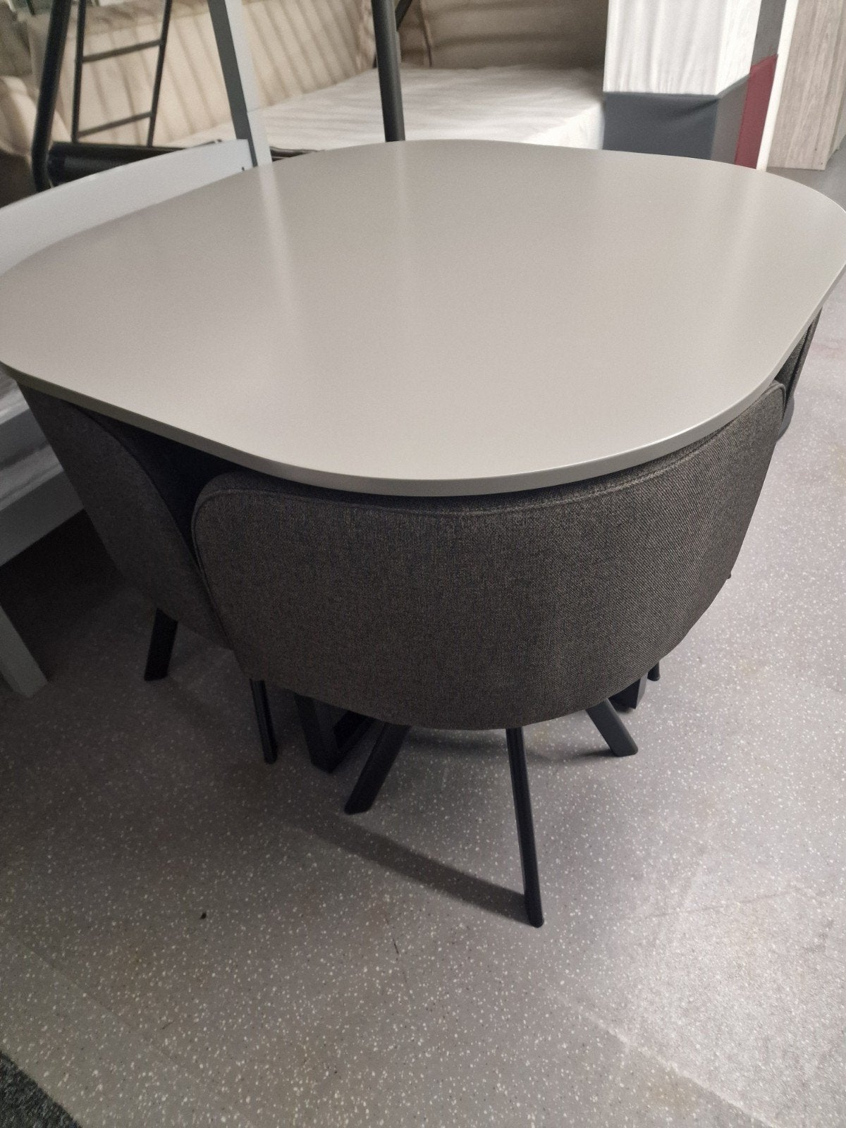 tafel met 4 stoel 395 €, Huis en Inrichting, Ophalen