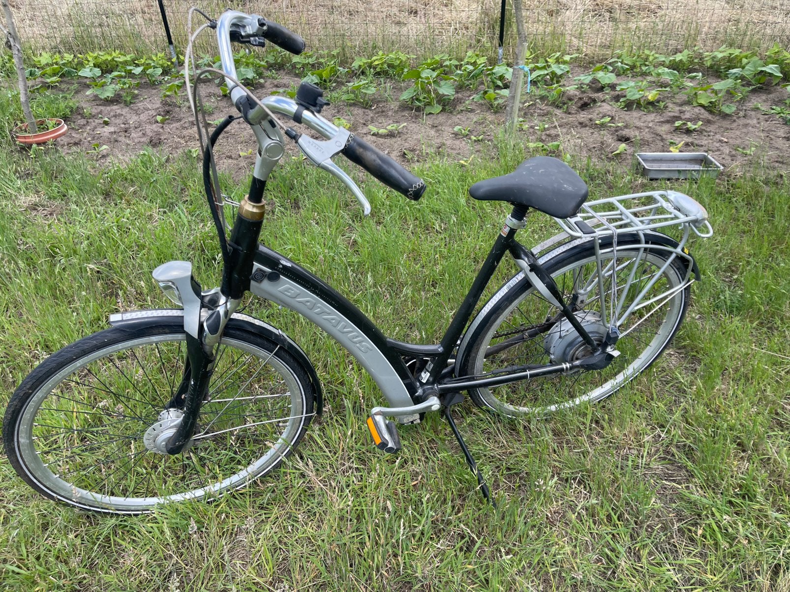 Elektrische fiets  met lader bij  soms werk soms niet, Ophalen, Zo goed als nieuw
