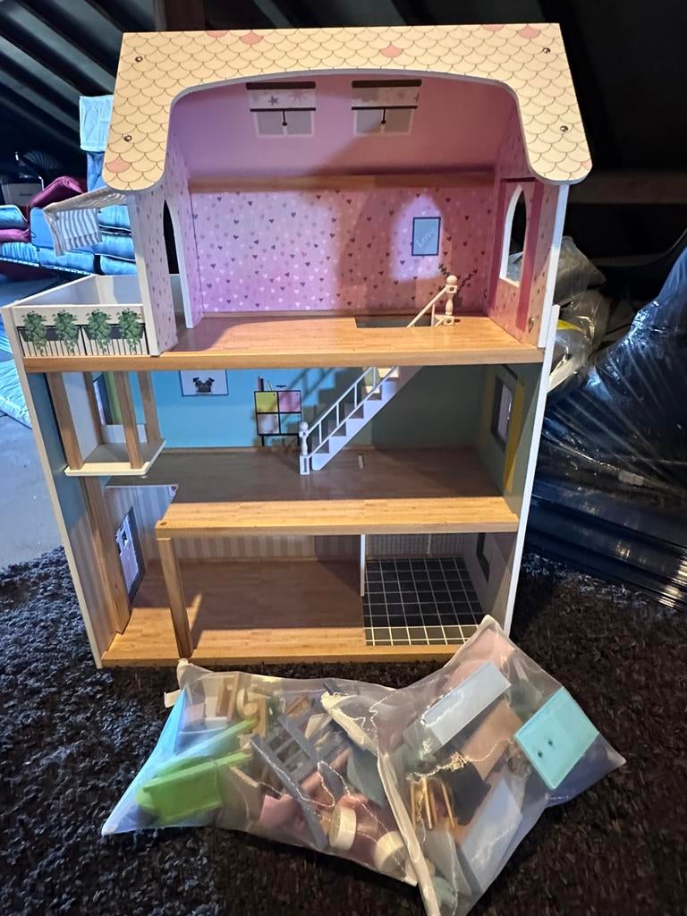 Houten speelhuisje, Ophalen, Zo goed als nieuw, Poppenhuis