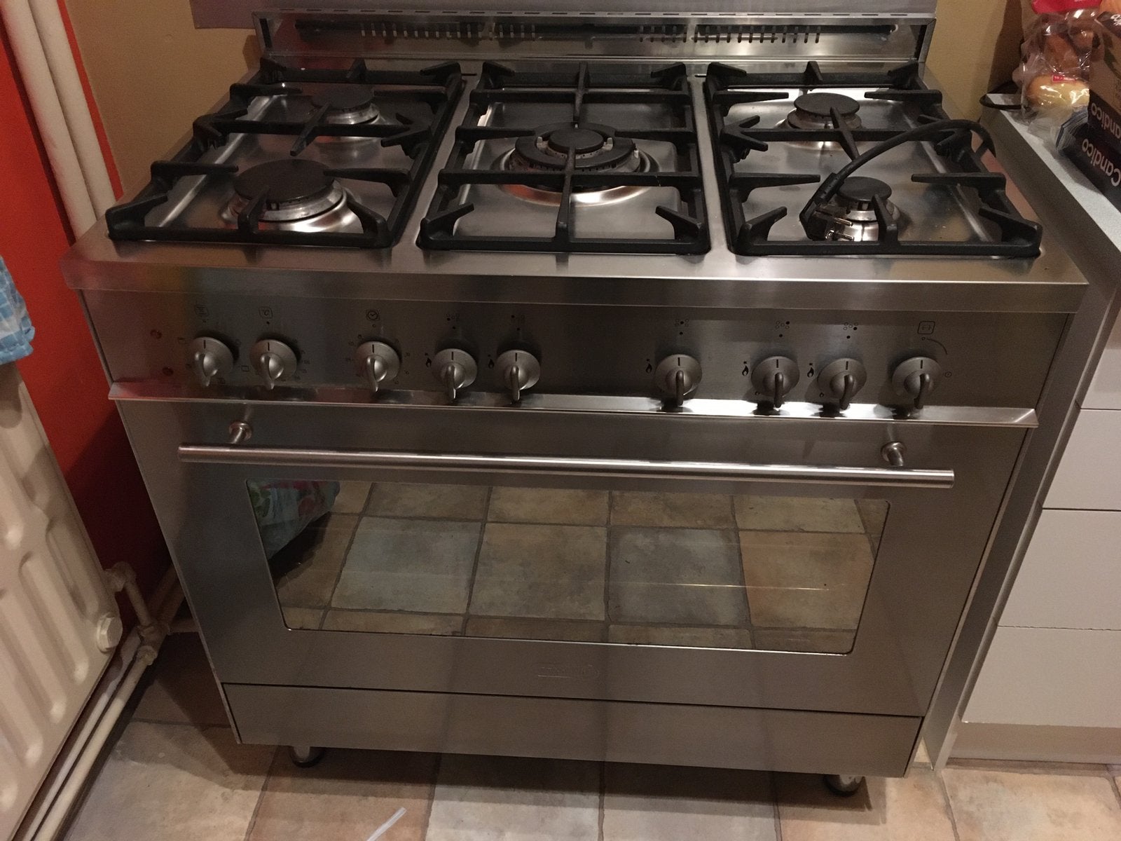 Cuisinière au gaz Delonghi, Gaz, Gril, Enlèvement, Utilisé