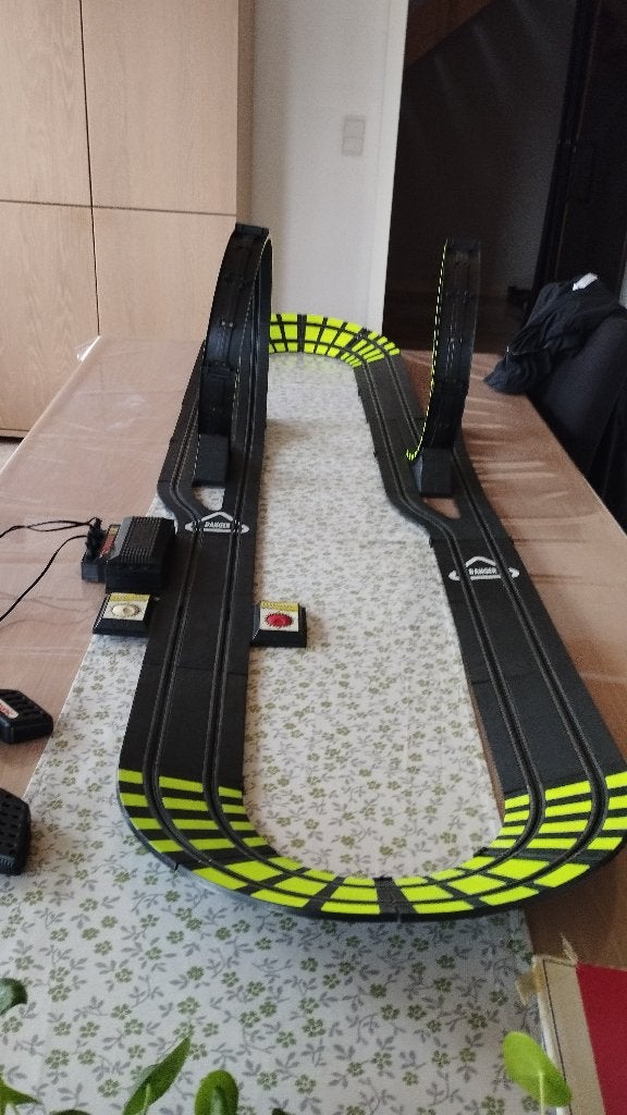 Autoracebaan met bijhorende autootjes, Enlèvement, Comme neuf
