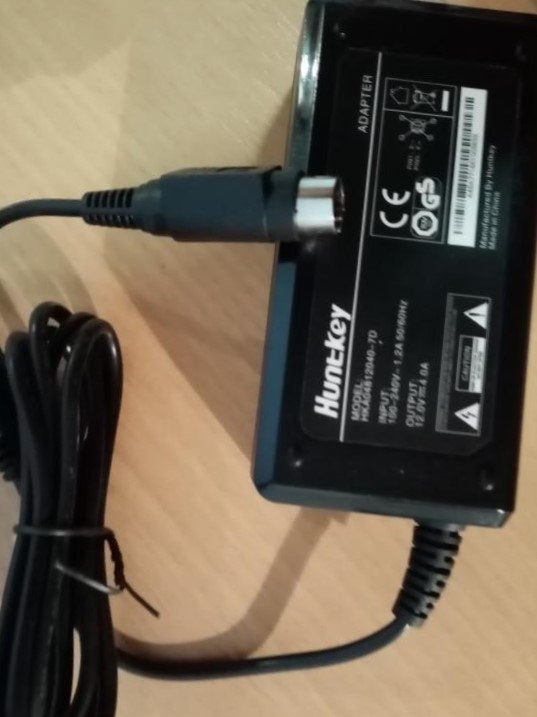 nieuw Huntkey model HKA04812040-7D adapter input / output, Computers en Software, Laptop-opladers, Ophalen of Verzenden, Nieuw
