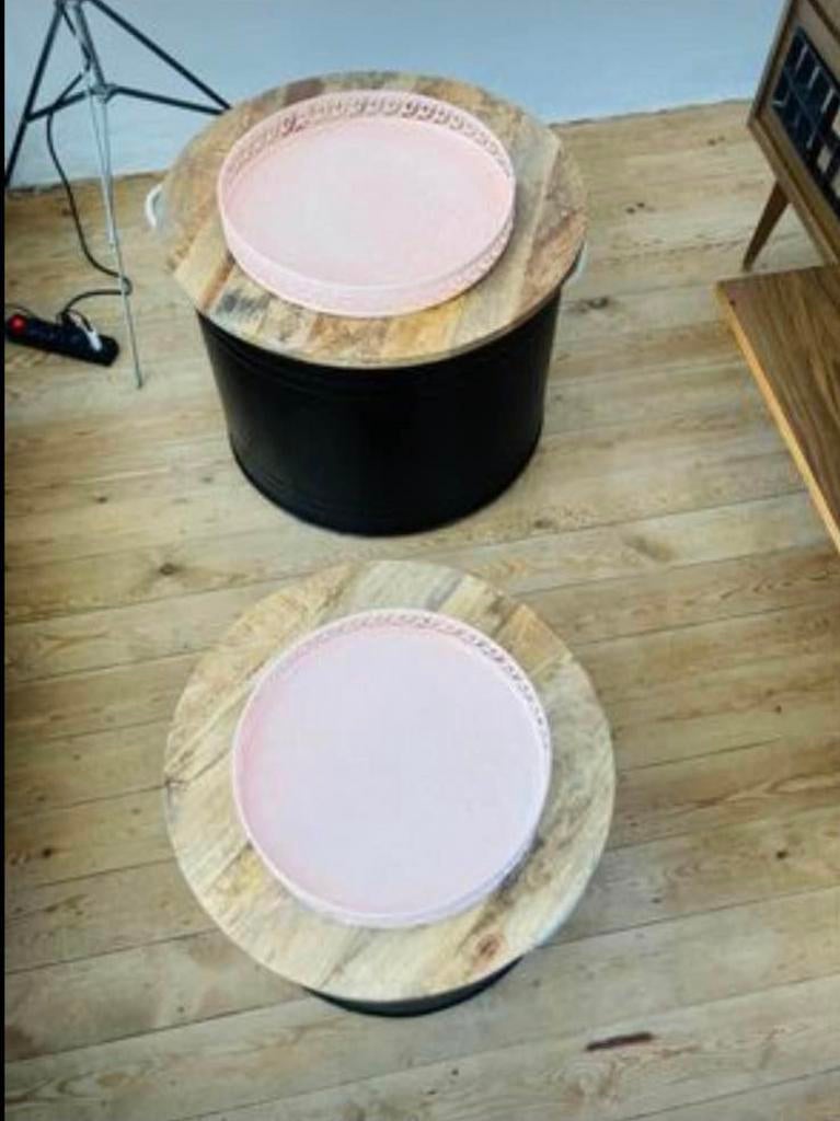 Tables basses avec plateaux, Ophalen, Gebruikt