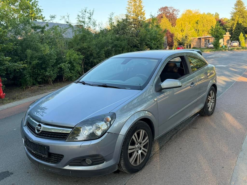 Opel astra GTC 2009 1.8 benzine / 132.000km AUTOMAAT!, Auto's, Automaat, Elektrische ramen, Bedrijf, Astra