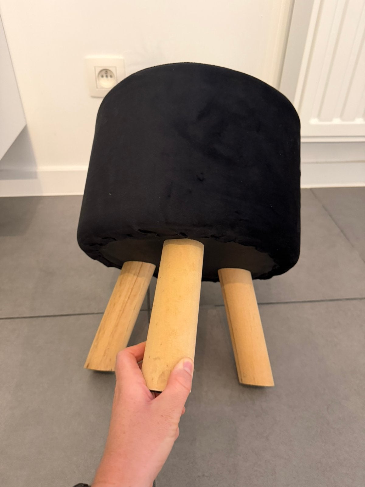 Houten krukje zwart stof, Enlèvement, Comme neuf
