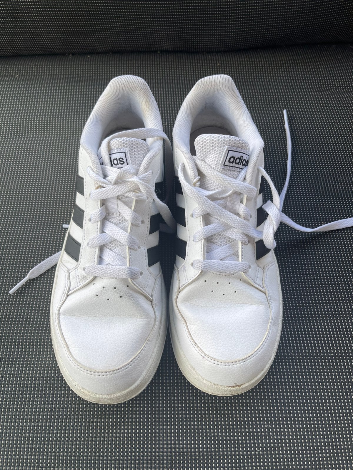 Witte sneakers Adidas maat 38, Kleding | Dames, Schoenen, Ophalen, Zo goed als nieuw, Sneakers