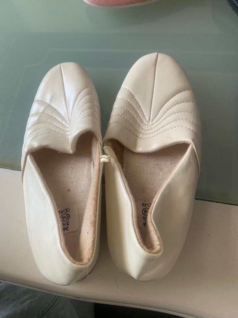 4 pantoffels  en 1 paar schoenen, Sports & Fitness, Ballet, Enlèvement ou Envoi, Comme neuf, Chaussures
