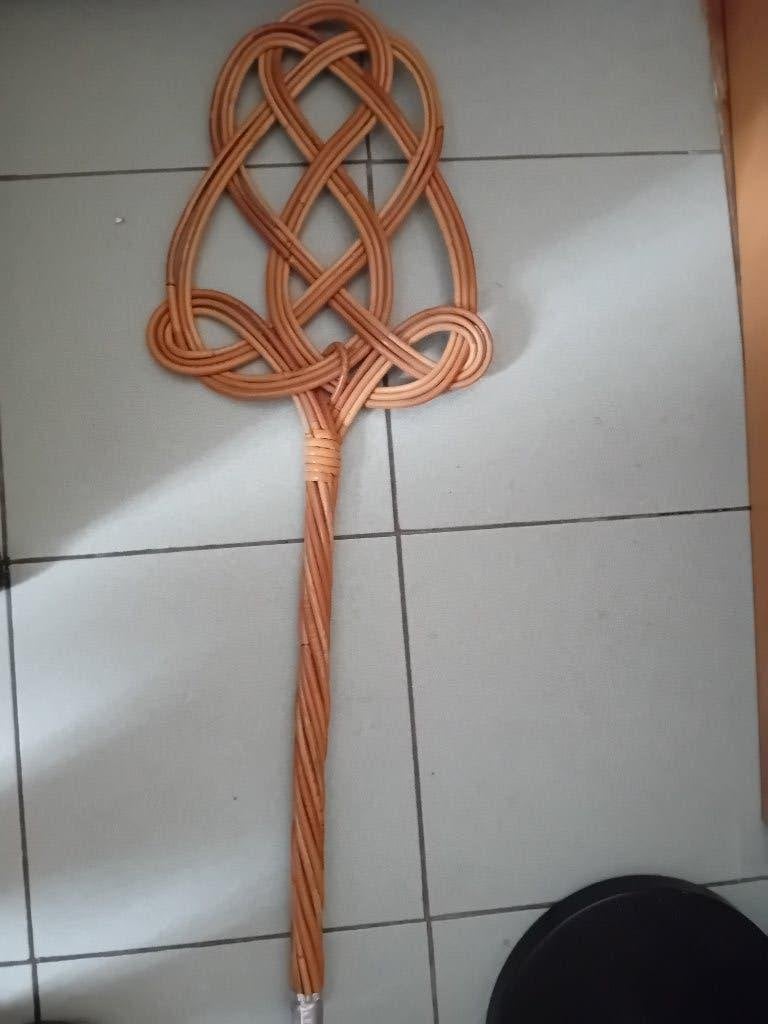 Ancienne tapette à tapis, Enlèvement