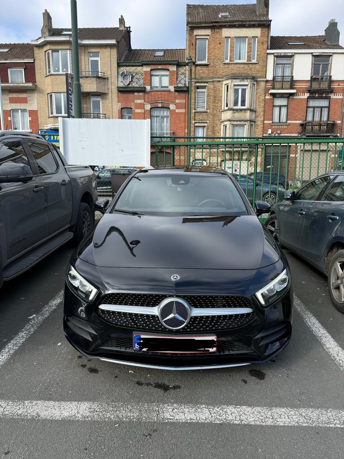 Mercedes-Benz Classe A180 AMG Line – Full Options – 2019, Auto's, Alcantara, Zwart, 5 zetels, Particulier