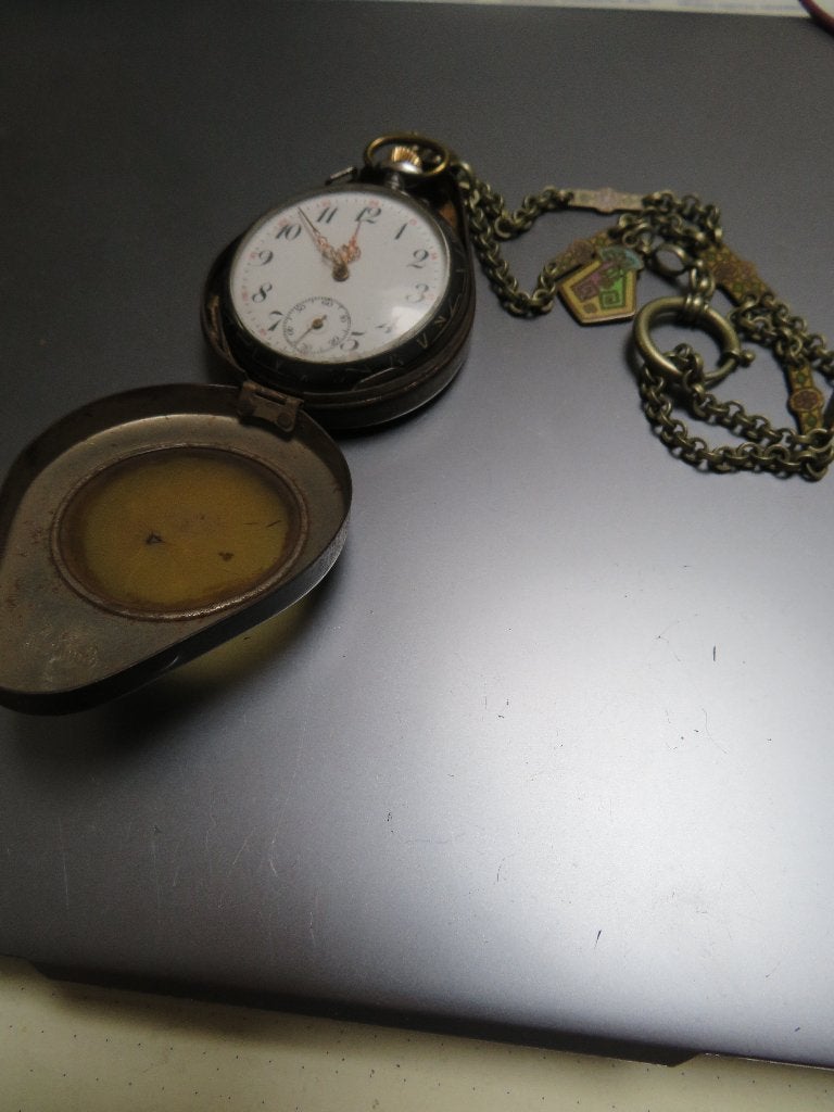 zilveren zakhorloge met ketting, in werkende staat, Enlèvement