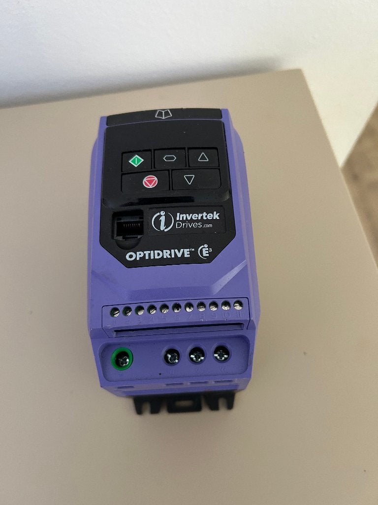Invertek Optidrive E3 0,75kW Frequentieregelaar 230V, Hobby en Vrije tijd, Elektronica-componenten, Ophalen of Verzenden, Gebruikt