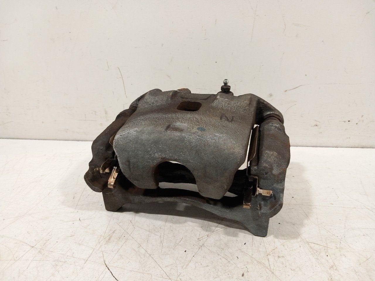 Remklauw links voor Nissan Leaf, Onderdelen@venauto.nl, Van der Ven Autorecycling B.V., Ettenseweg 76, 4706 PB Roosendaal, The Netherlands