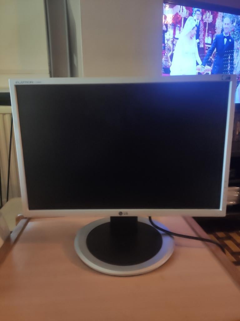 Lg pc Monitor, Ophalen of Verzenden, VGA