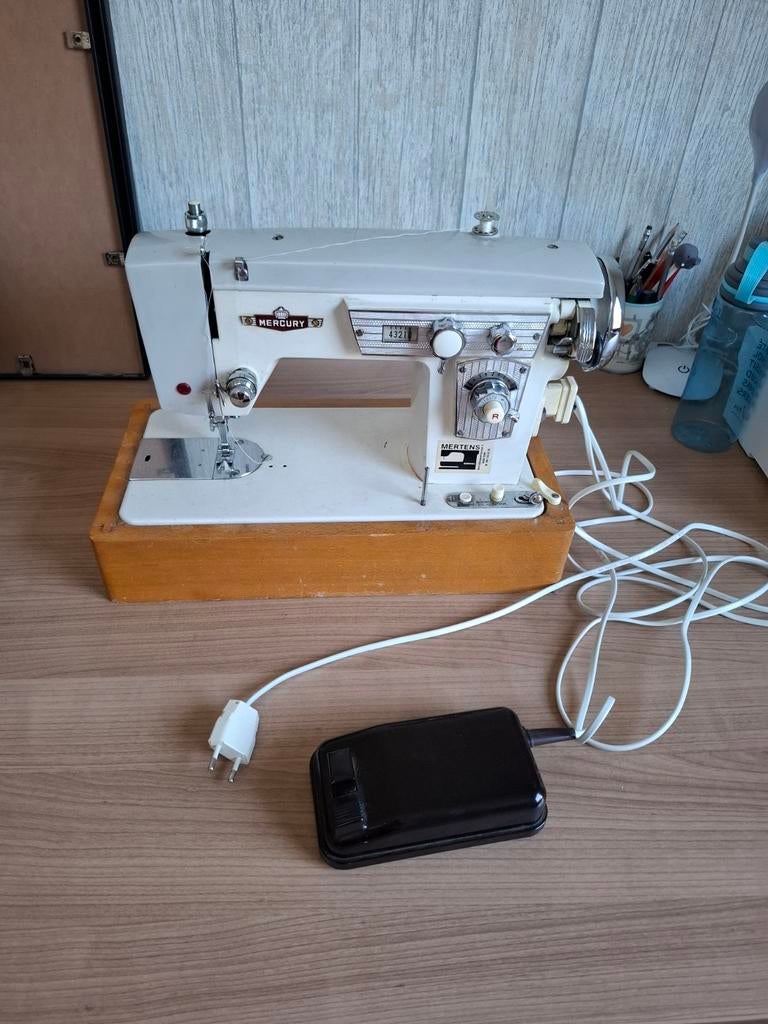 Vintage Mercury naaimachine (jaren 60/70) – werkend, Ophalen, Gebruikt, Naaimachine
