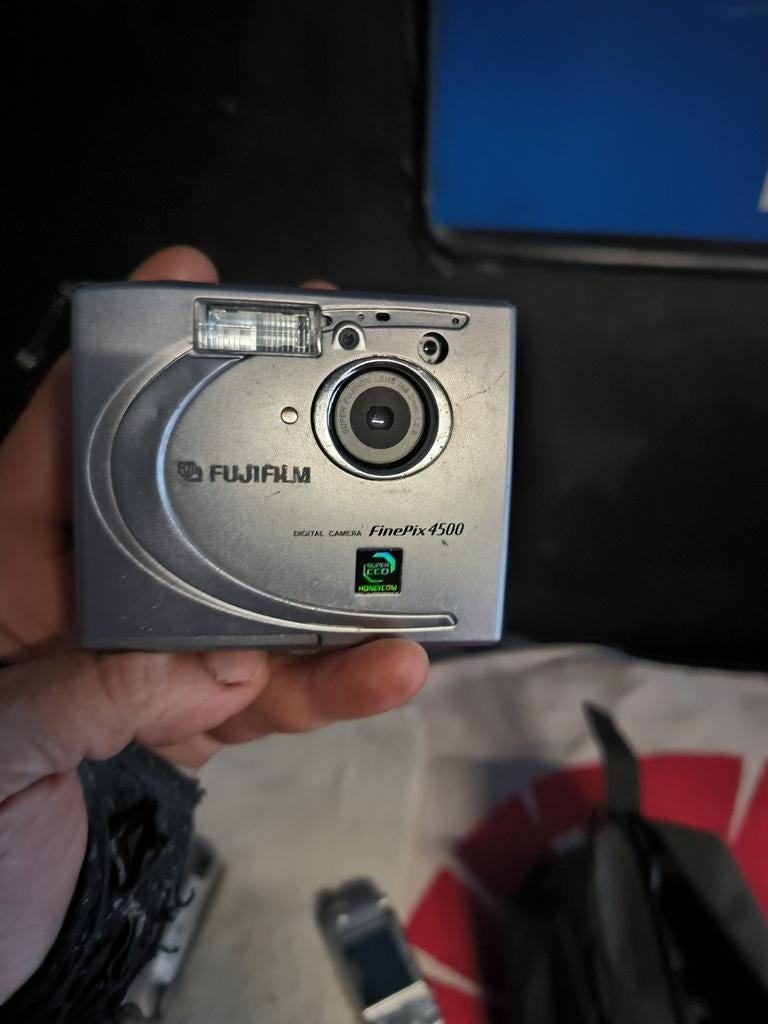 Aller digitale foto toestellen, Ophalen