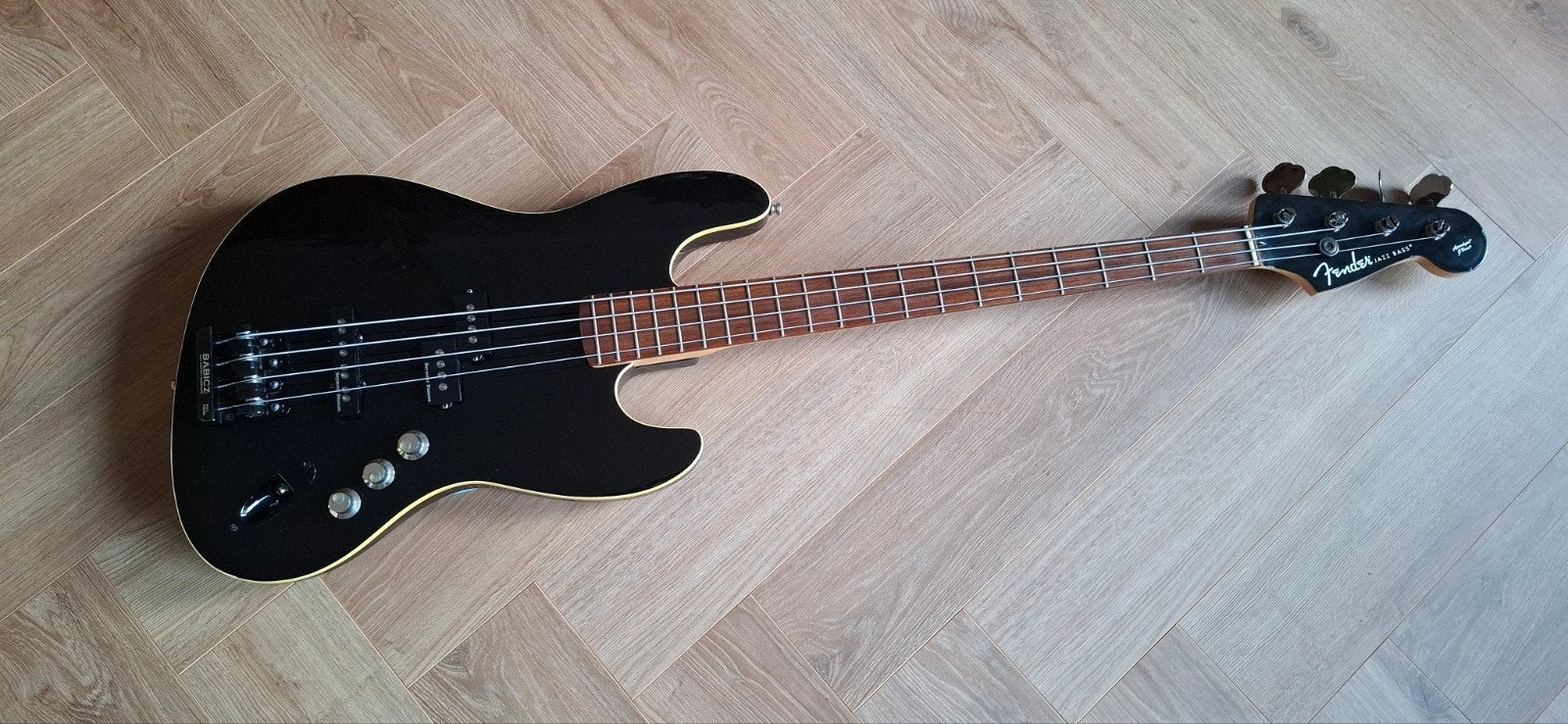 Fender Jazz Bass - Japan 2006 met koffer, Muziek en Instrumenten, Ophalen, Zo goed als nieuw, Elektrisch