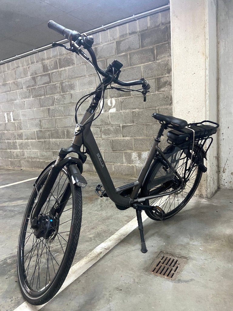 Stella E-Bike, slechts 2421km gereden, Zo goed als nieuw, 51 tot 55 cm, 50 km per accu of meer, Ophalen