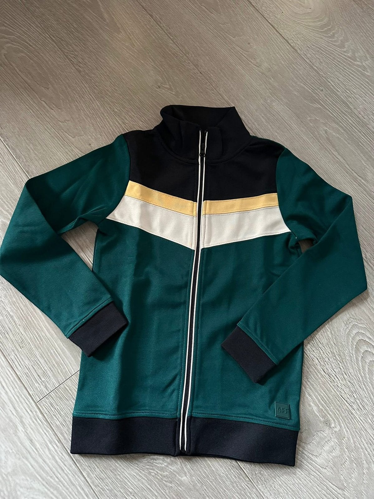 * 4FF nieuwe vest * maat 146/152, Enlèvement ou Envoi, Neuf