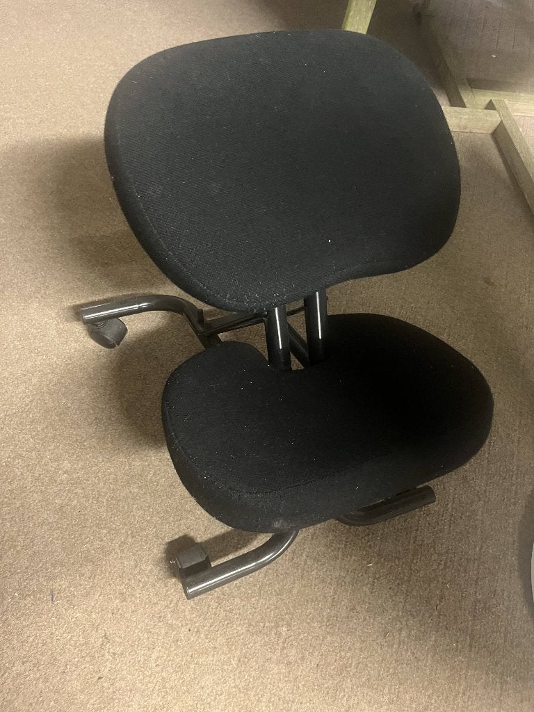 Ergonomische kniestoel op wieltjes, Huis en Inrichting, Ophalen, Gebruikt, Zwart, Bureaustoel