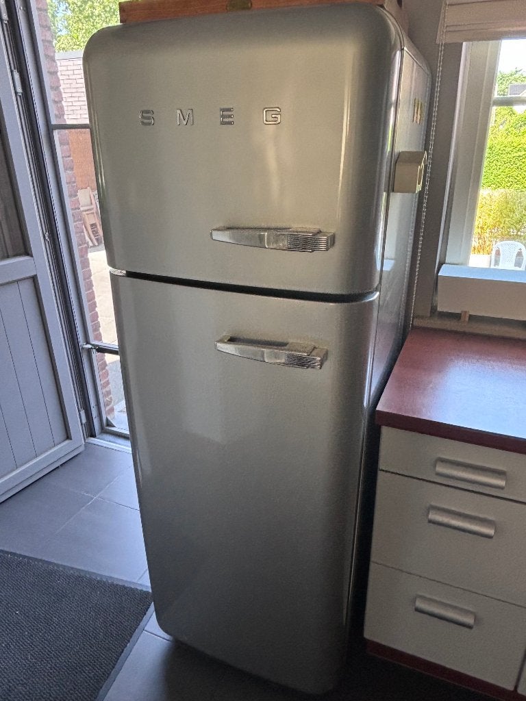 SMEG koelkast retro grijs, Elektronische apparatuur, Koelkasten en IJskasten, Gebruikt, Met vriesvak, 200 liter of meer, 160 cm of meer