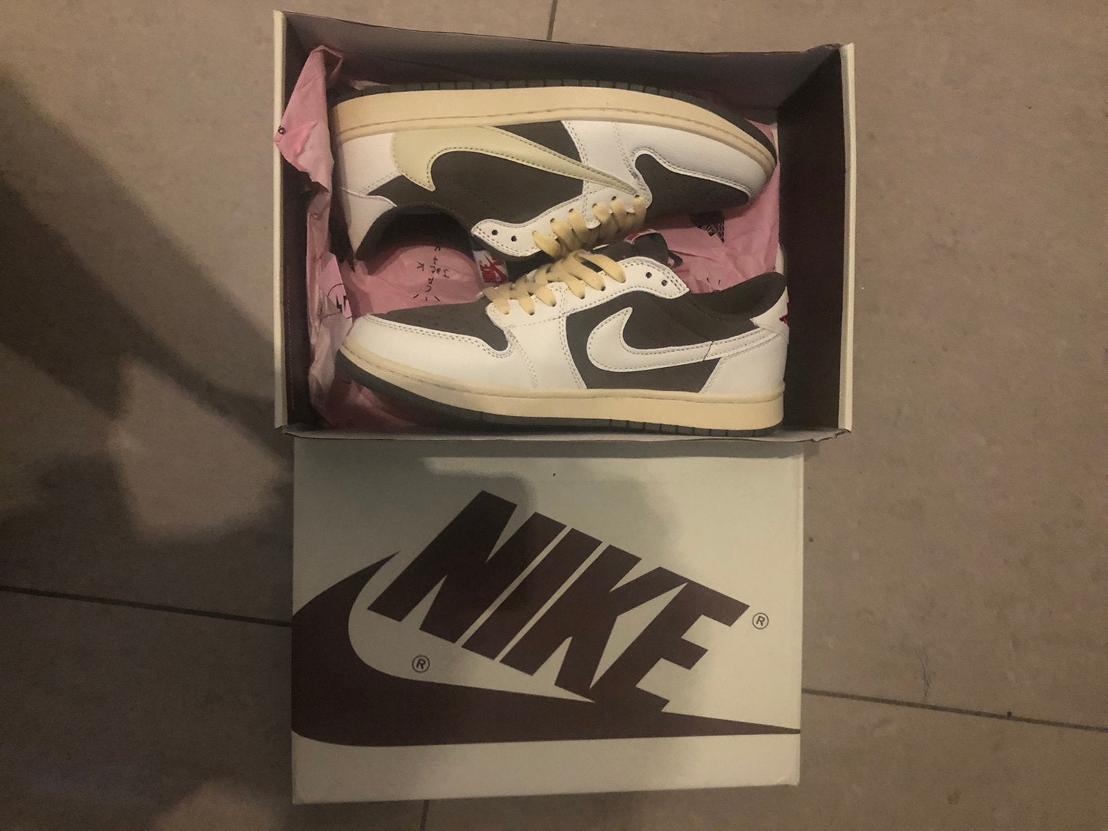 Travis Scotts Dark Moka tout neuf, Neuf, Enlèvement ou Envoi, Brun, Baskets